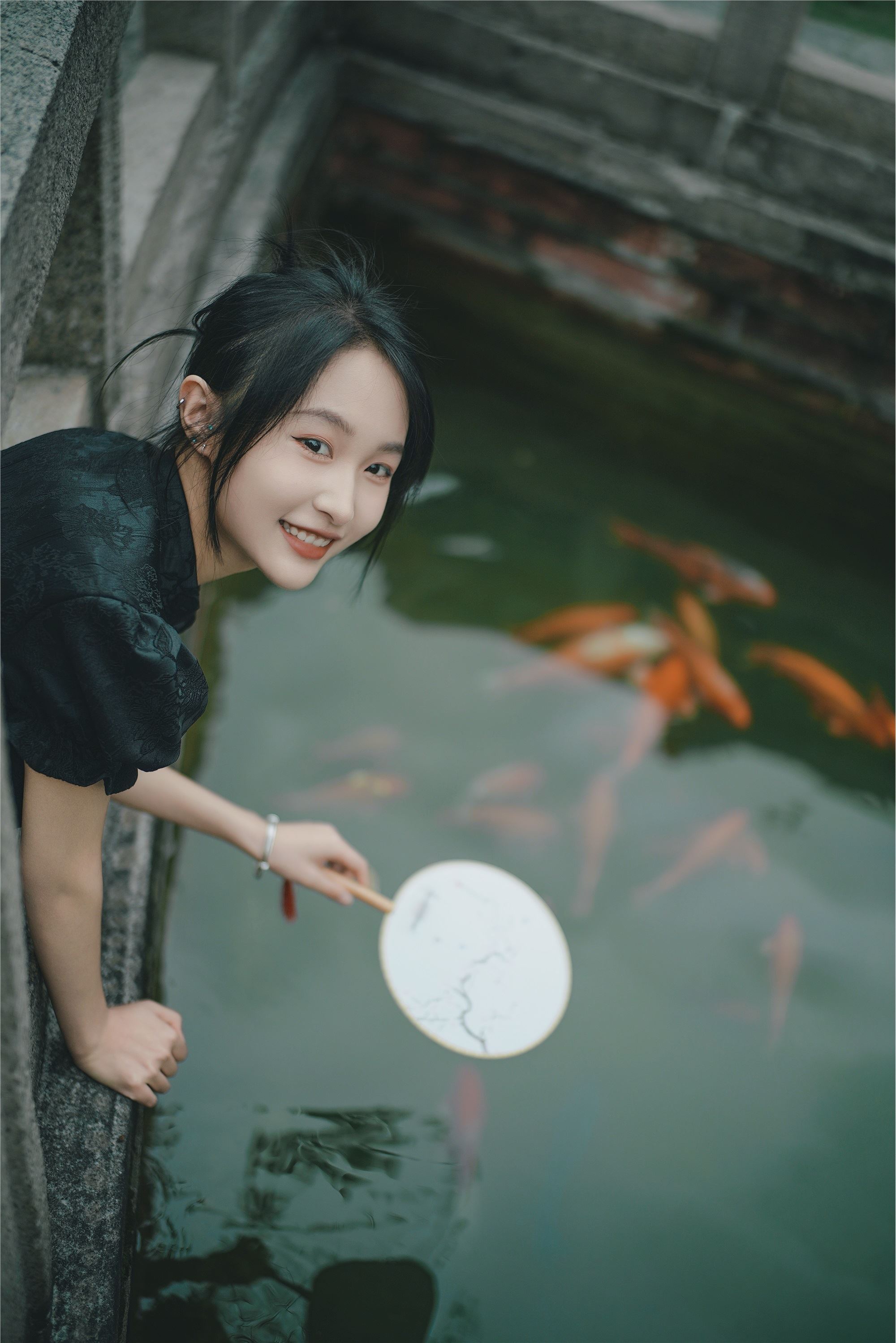 YITUYU艺图语 2025.01.06 娴静犹如花照水 欣欣